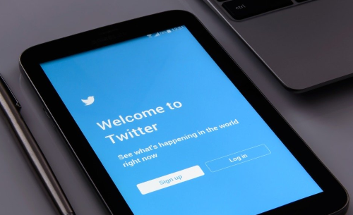 Twitter opens up to developers ahead of decentralization push