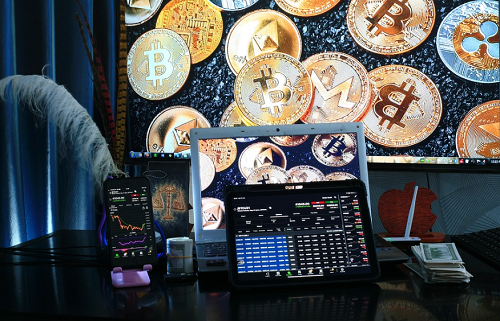 What Are Crypto Airdrops and Why Do Blockchain Companies Promote Them?